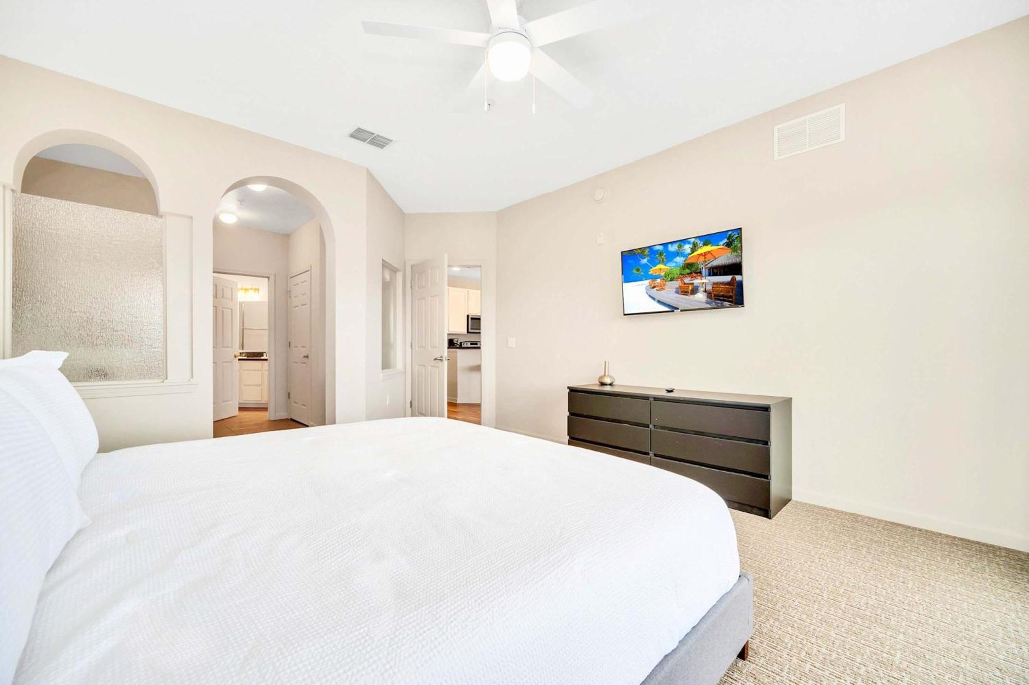 Ferienhaus Bright & Modern 2br With Pool & Hot Tub, Near Disney! Orlando