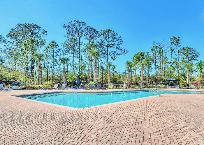 Bright & Modern 2Br Condo With Pool & Hot Tub, Near Disney!